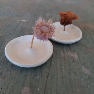 piattino porta fiore in ceramica - studio loom - laura turrini - R nel bosco