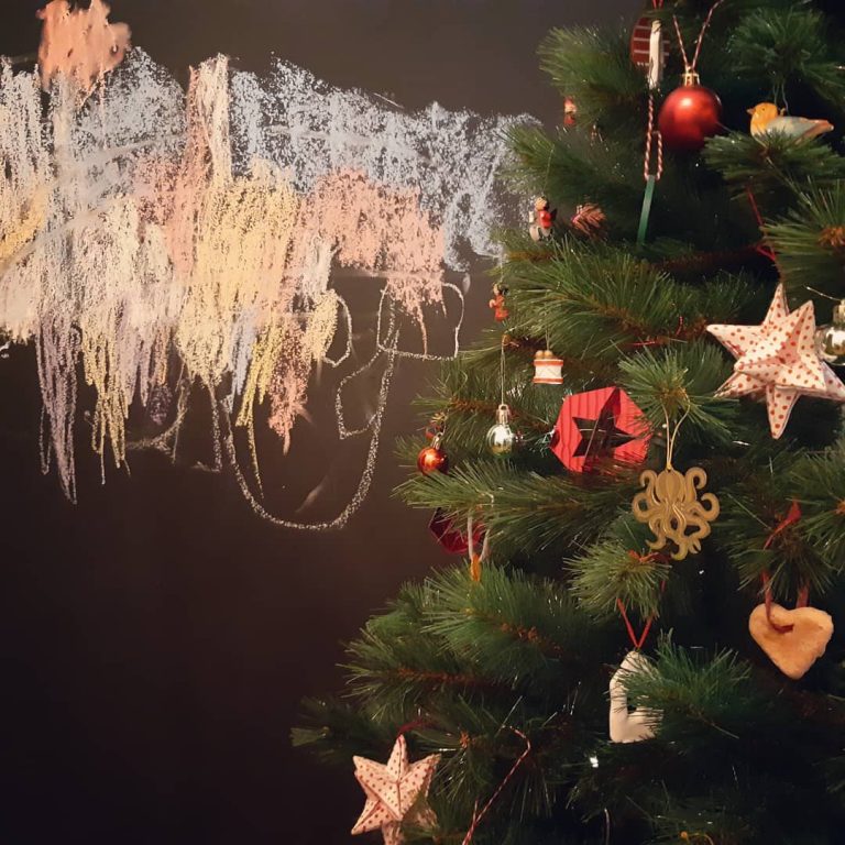 meno uno e... buon natale nel bosco! - auguri di buone feste 2020 - R nel bosco